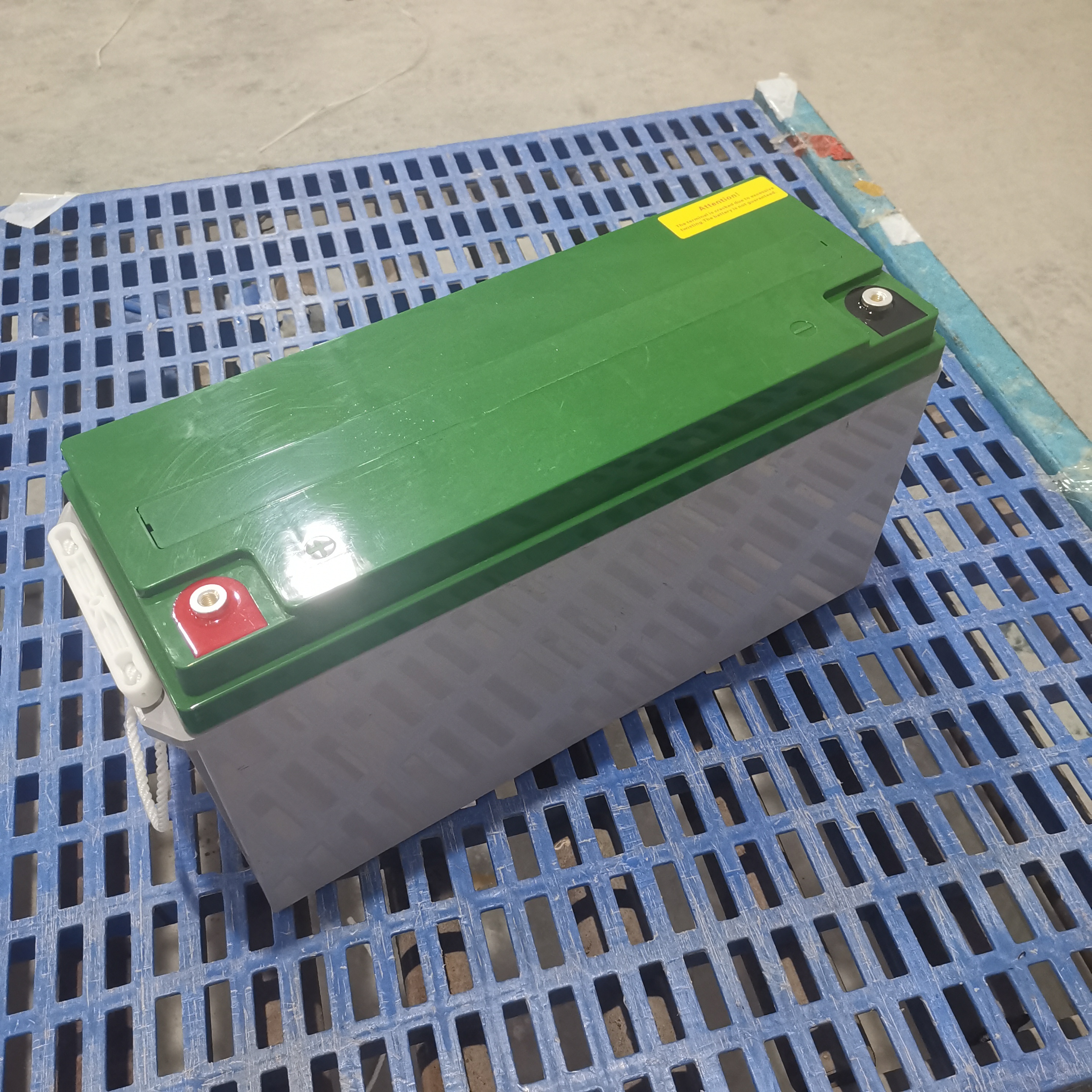 Batería de gel solar fotovoltaica de gran oferta, batería de plomo-ácido sin mantenimiento de larga duración y alta eficiencia 12v150AH