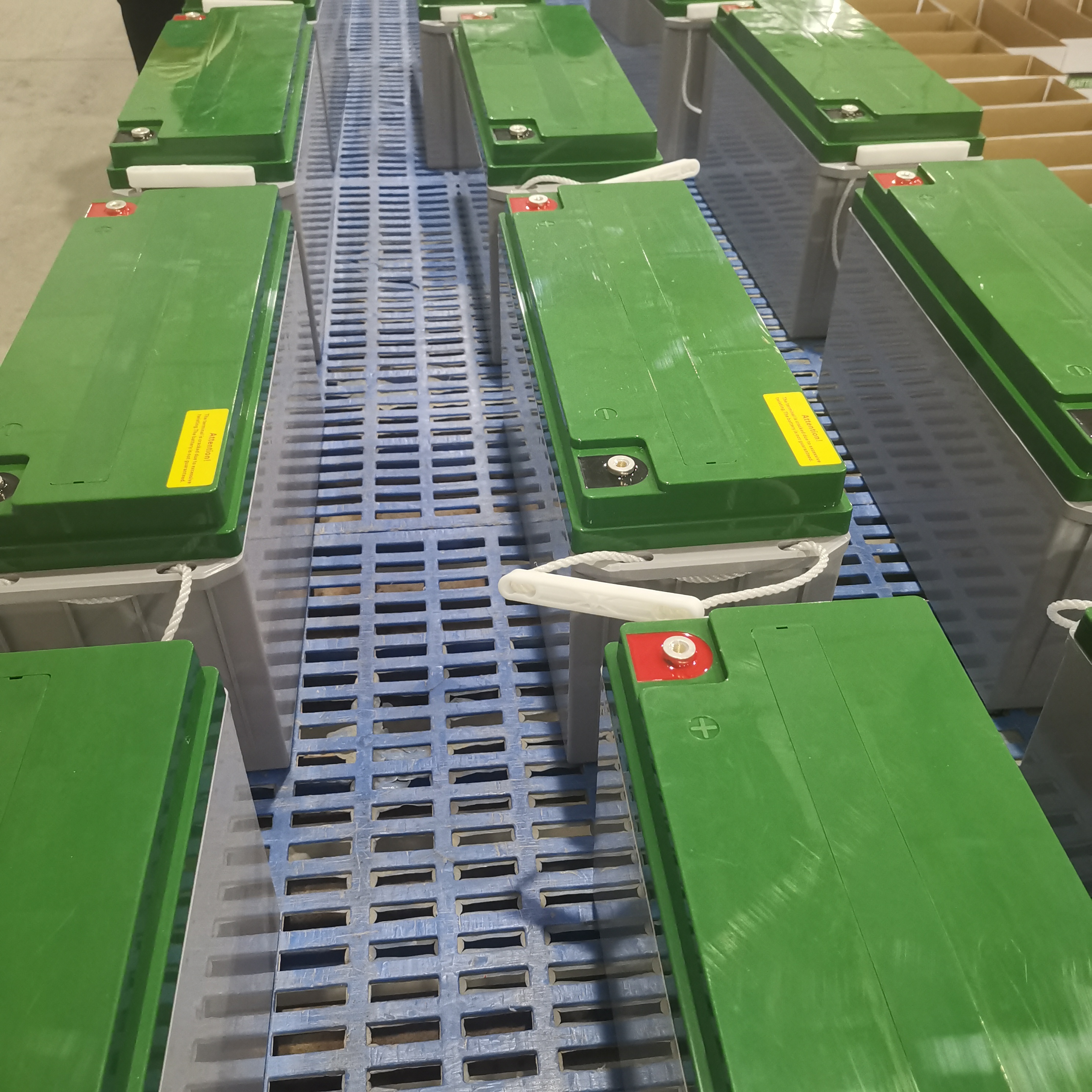 Batería de gel solar fotovoltaica de gran oferta, batería de plomo-ácido sin mantenimiento de larga duración y alta eficiencia 12v150AH