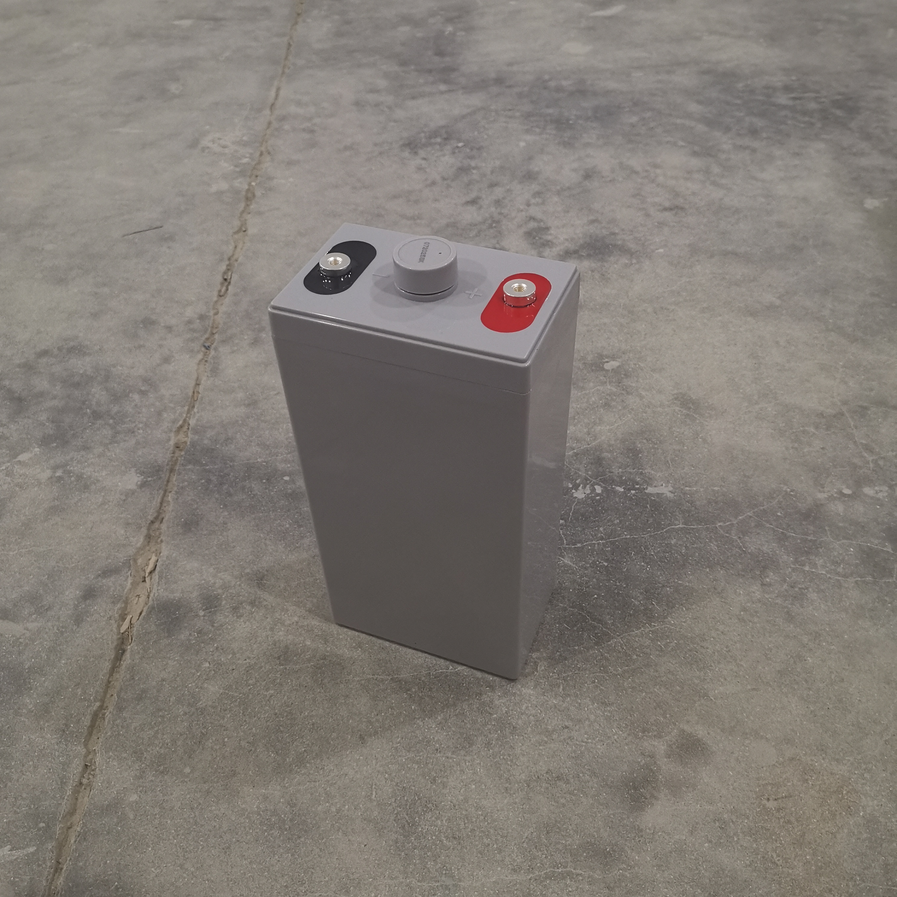 Batería de 2V 200Ah de alto rendimiento para el ciclo profundo para la batería de generación de energía segura y eficiente