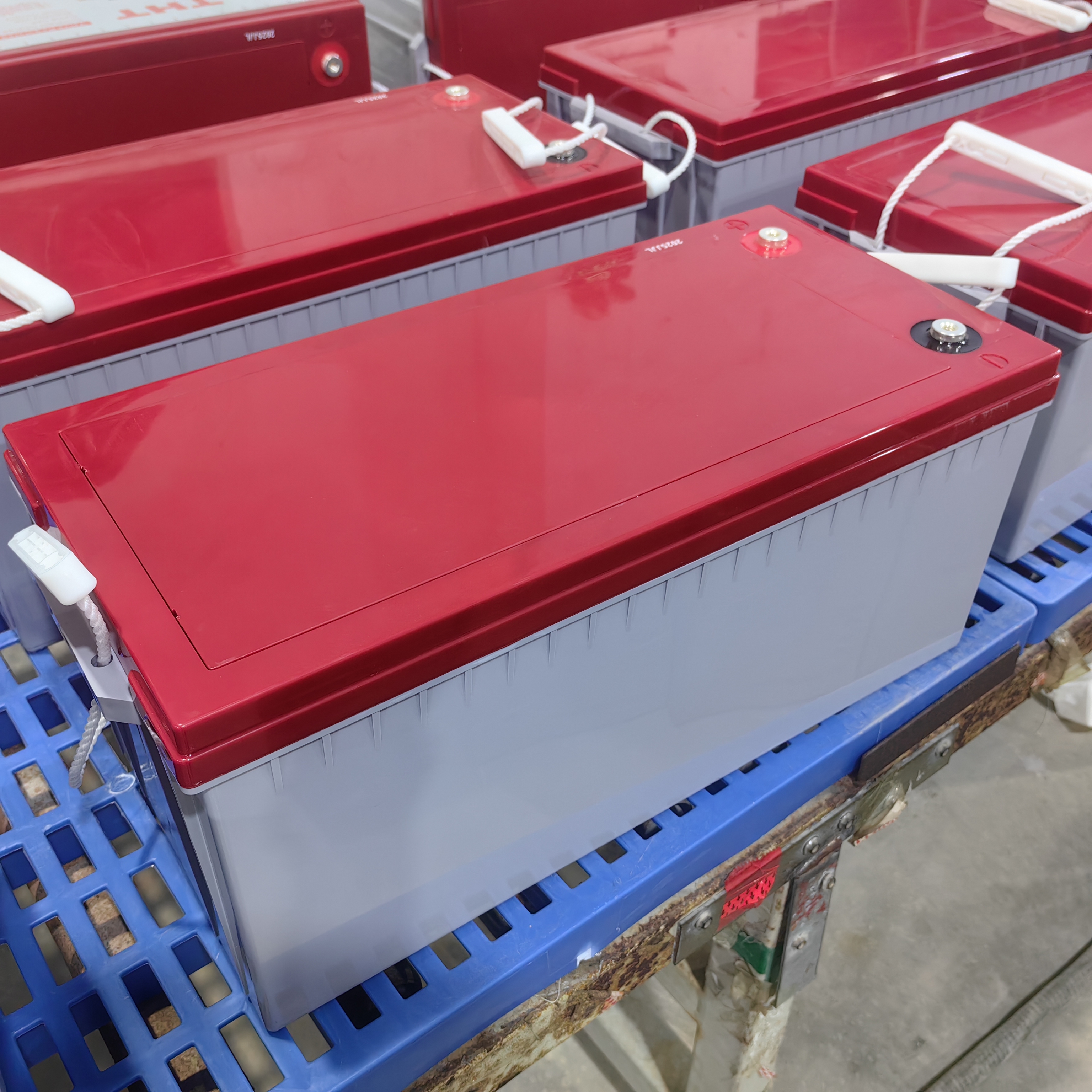 La batería de almacenamiento de energía en gel de 12v200AH es una combinación perfecta de baterías de alto rendimiento y baterías de almacenamiento duraderas