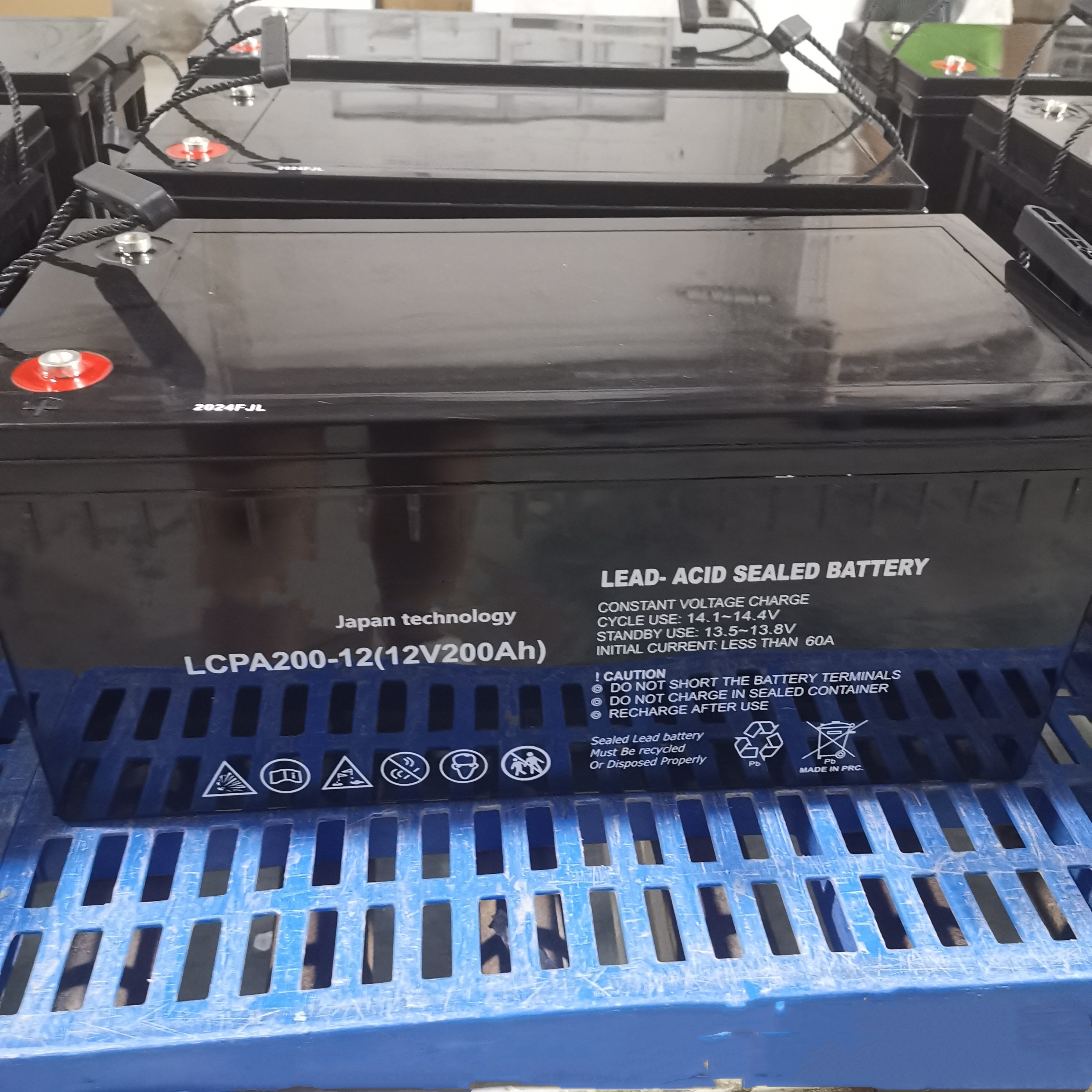 Batería de plomo solar recargable sin mantenimiento eficiente 12v200AH para sistema de energía solar