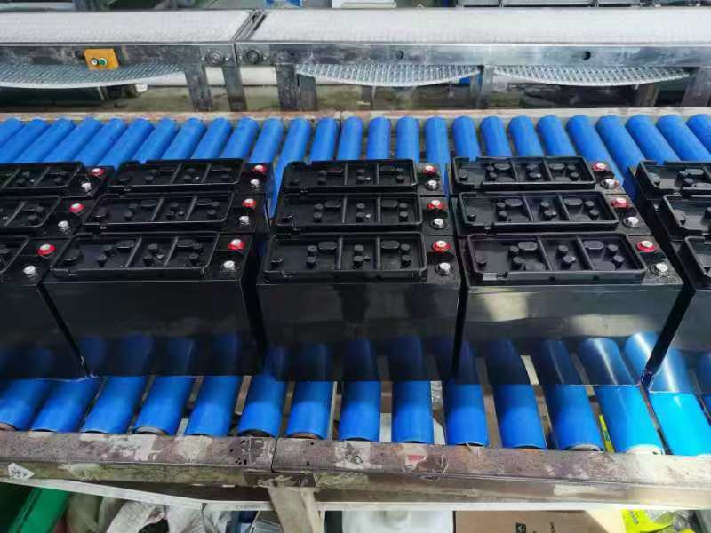 Long Van Solar Battery 2000 Plus Cycle desbloquea energía sostenible