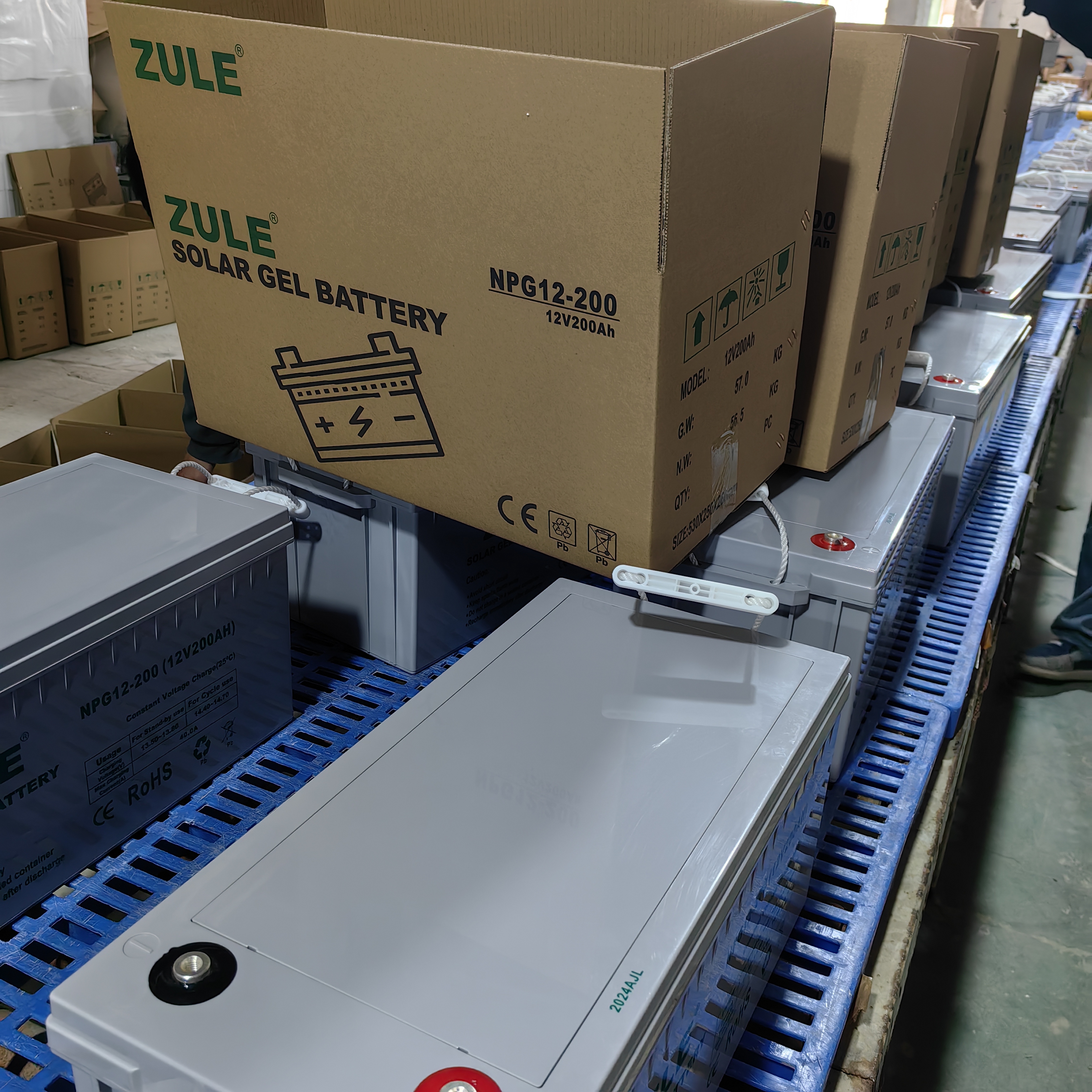La batería solar de plomo-ácido tiene una larga vida útil de 3000 ciclos, batería de almacenamiento de energía doméstica recargable de 12V200ah