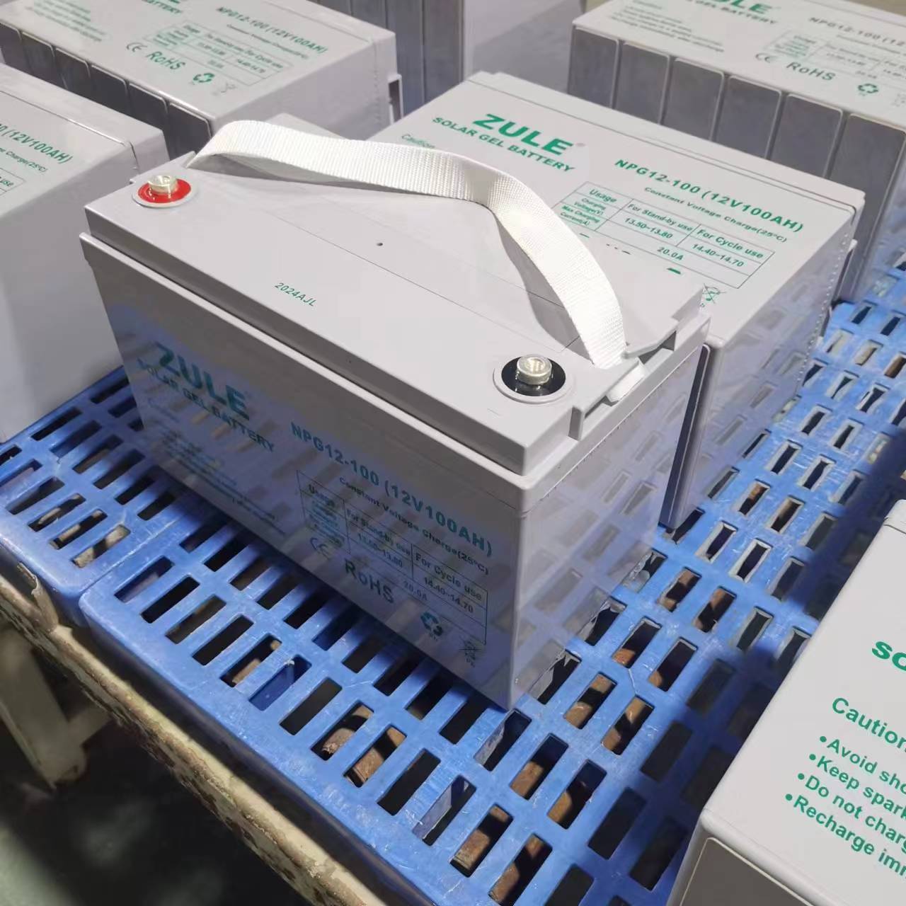 Batería de plomo-ácido solar directa de fábrica 12v100AH ​​Batería de ahorro solar de gel recargable para el hogar o comercial