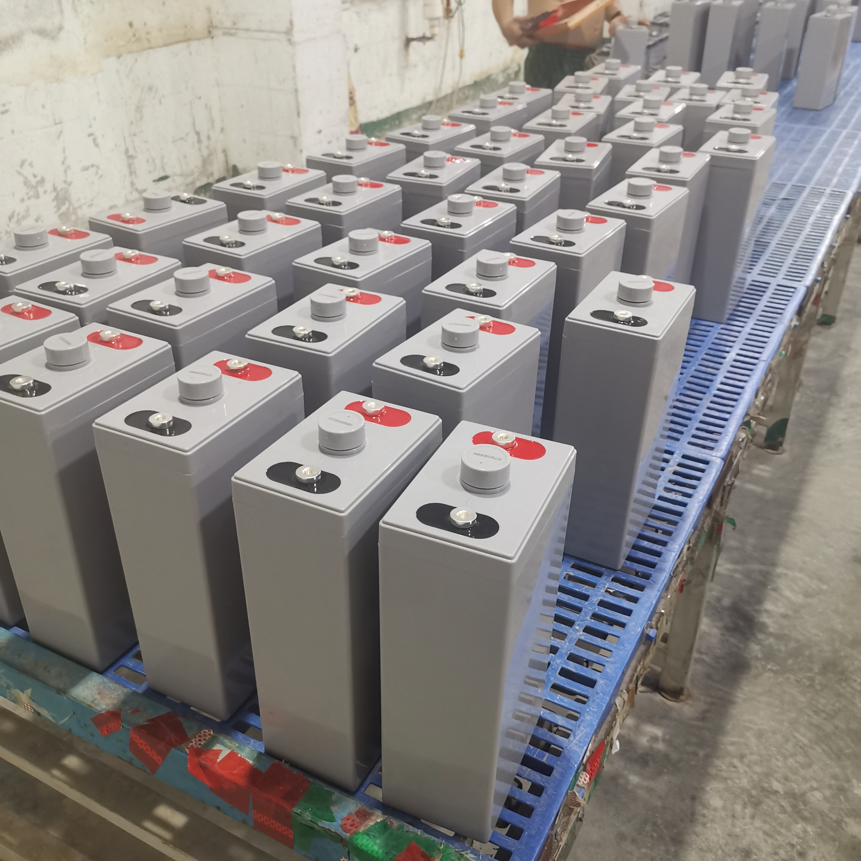 Batería de 2V 200Ah de alto rendimiento para el ciclo profundo para la batería de generación de energía segura y eficiente