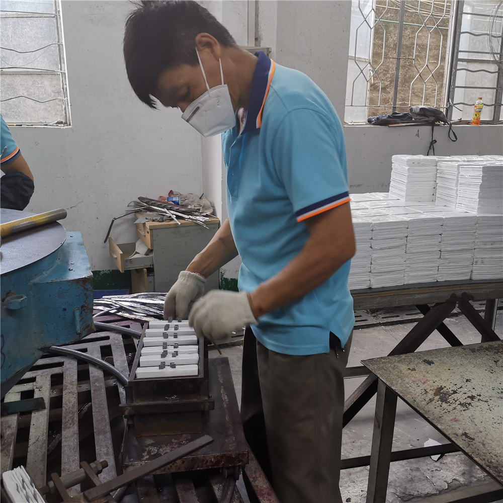 China fabricó la batería de plomo durable de las baterías de plomo de la batería de almacenamiento de energía 12v0.8ah solar