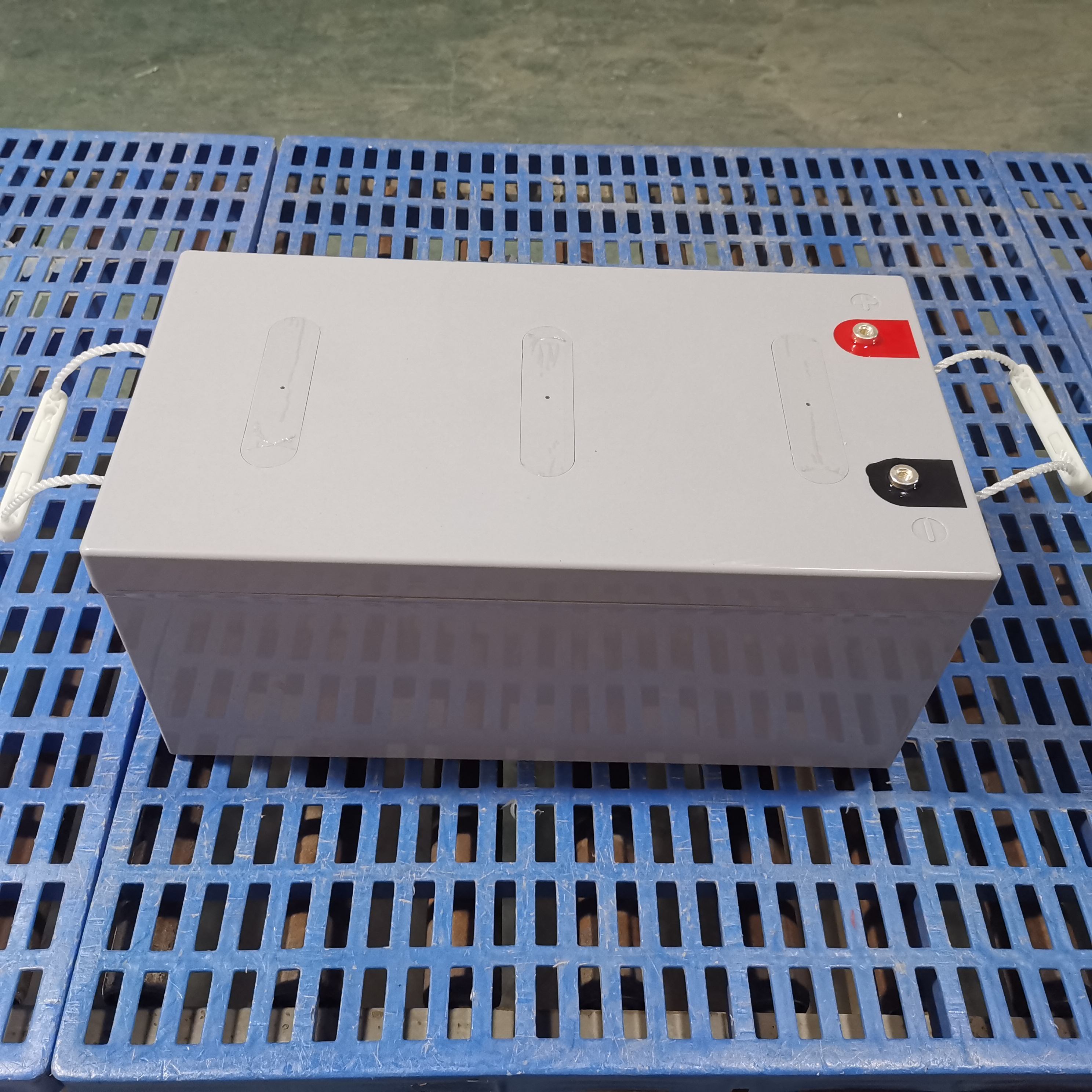 Una batería de almacenamiento de energía doméstica segura, eficiente y de larga vida de 12 V250AH para ingeniería solar fotovoltaica