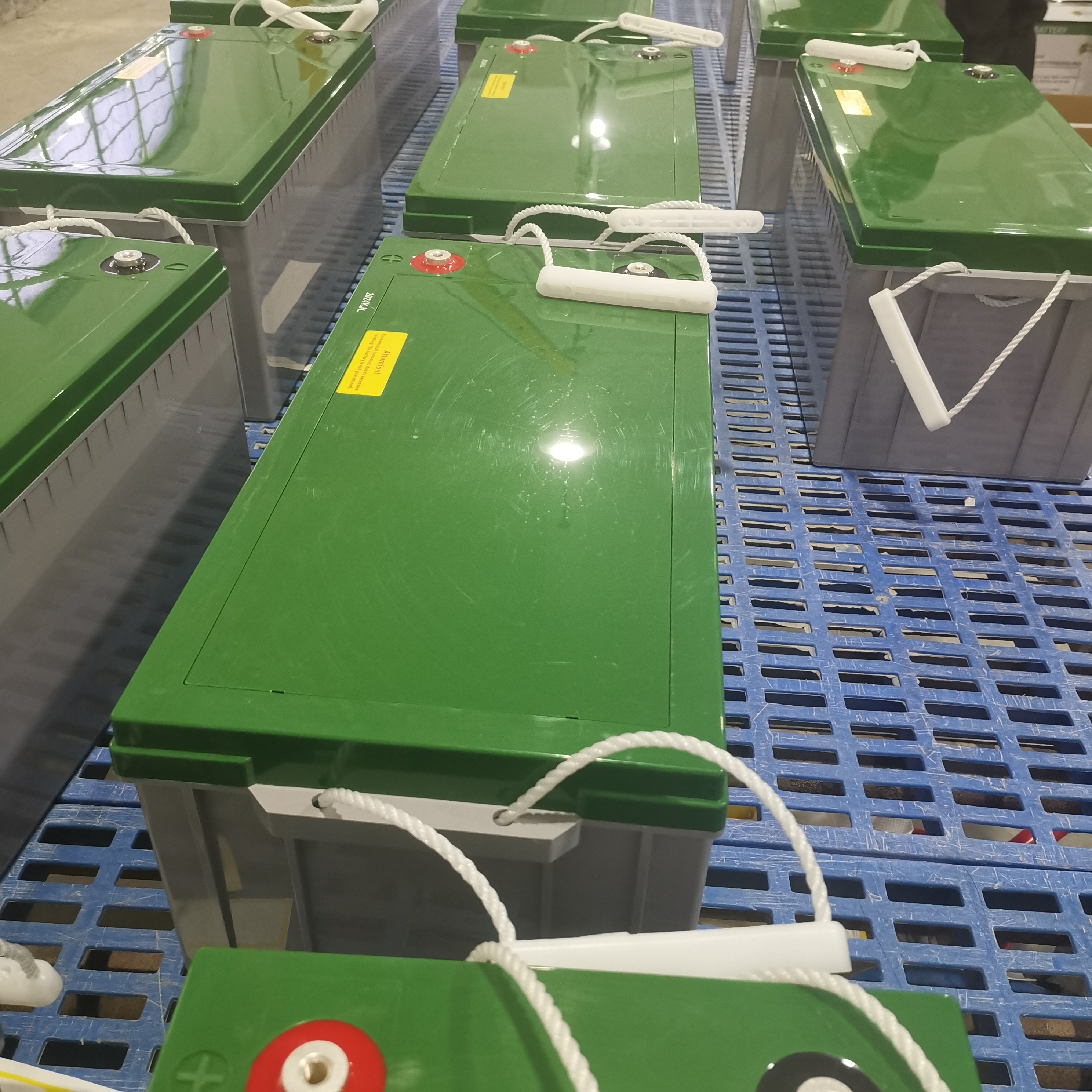 Almacenamiento solar superior: los beneficios de las baterías de ciclo profundo de gel 12v200Ah alimentar su futuro solar