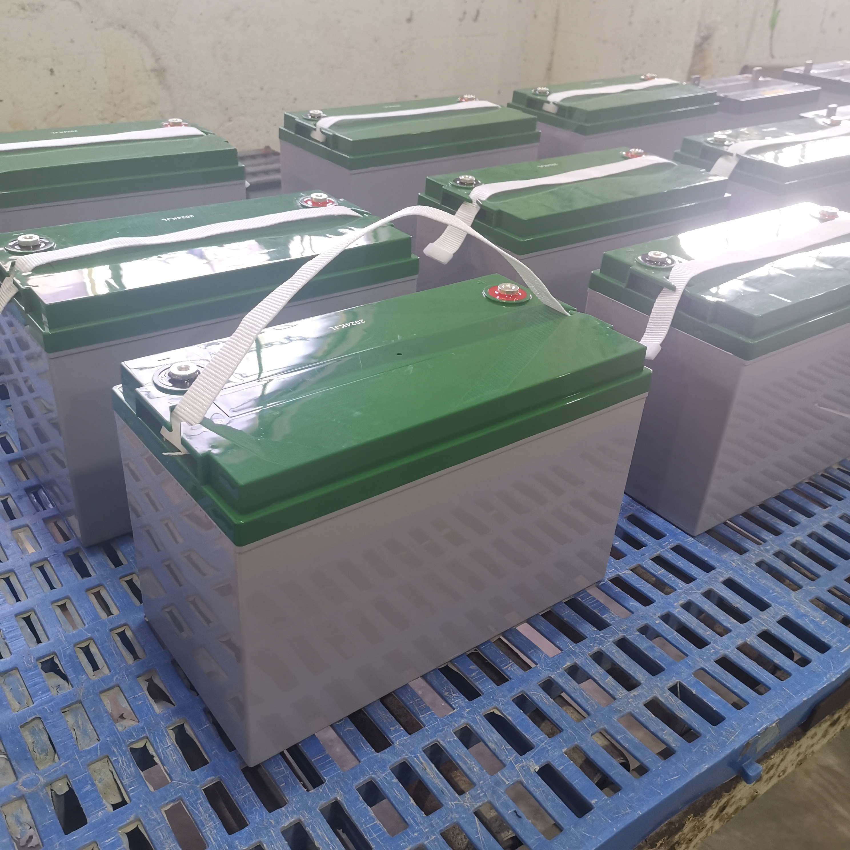 Tiempo de actividad de Maximize de alta calidad: baterías UPS de alto rendimiento para una batería de alimentación de respaldo crítico 12V100AH