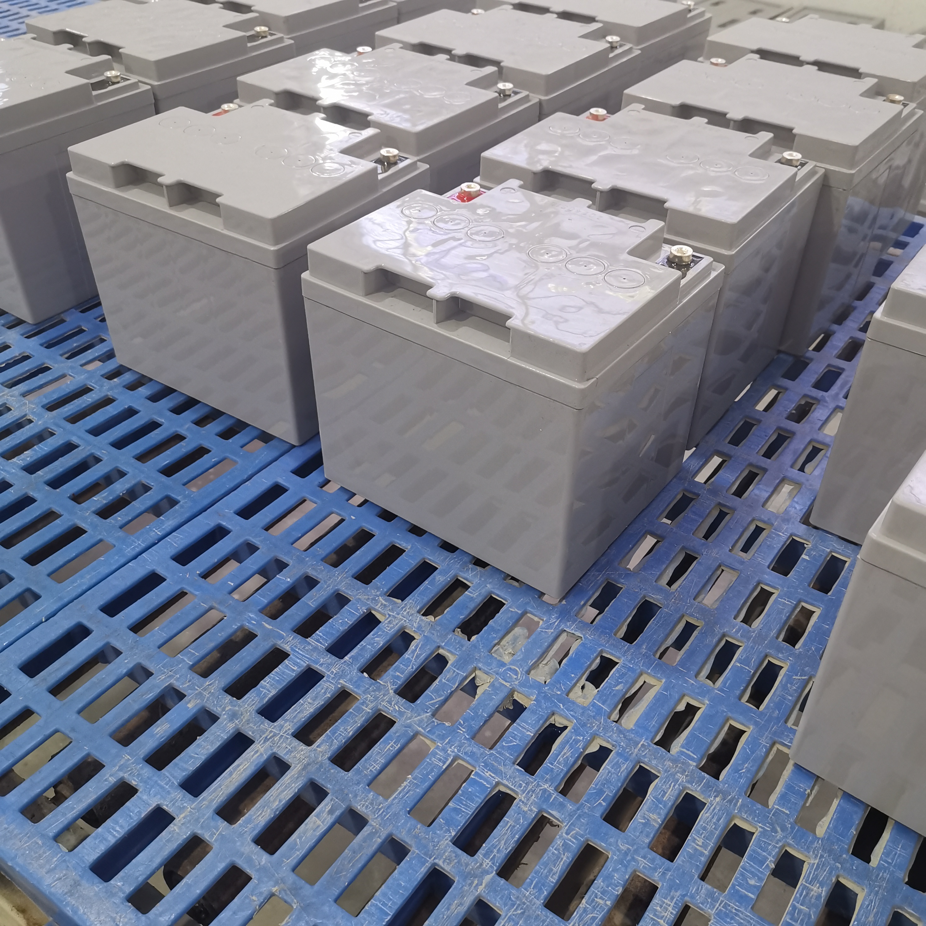 Celección superior 2025: batería solar de 12V40AH con una vida útil de 10 años -40 ℃ Durabilidad y CE certificada para proyectos globales fuera de la red