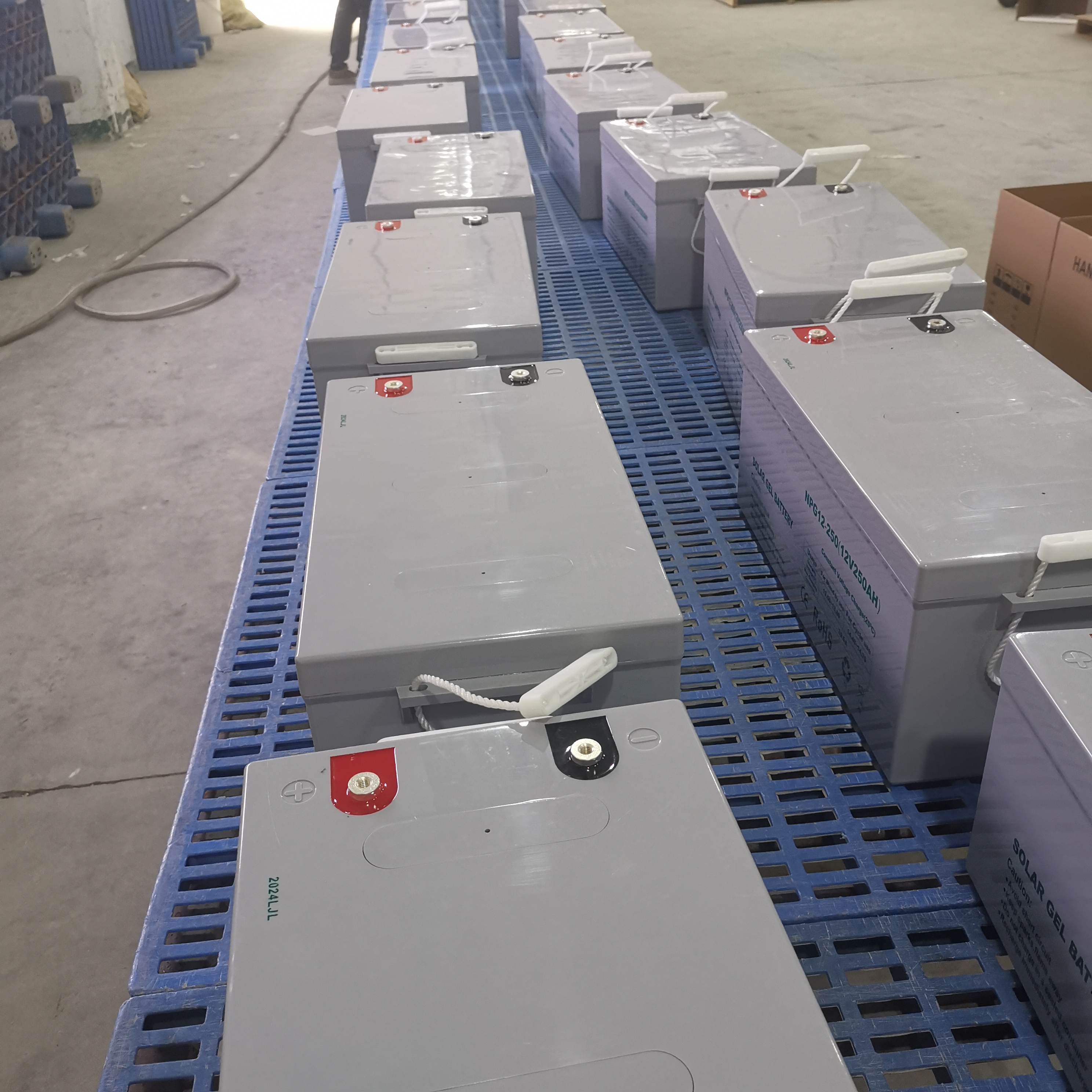 Batería de gel solar de plomo y ácido de alta eficiencia 12V250ah Batería de almacenamiento solar sin mantenimiento Sistema de almacenamiento de energía para el hogar