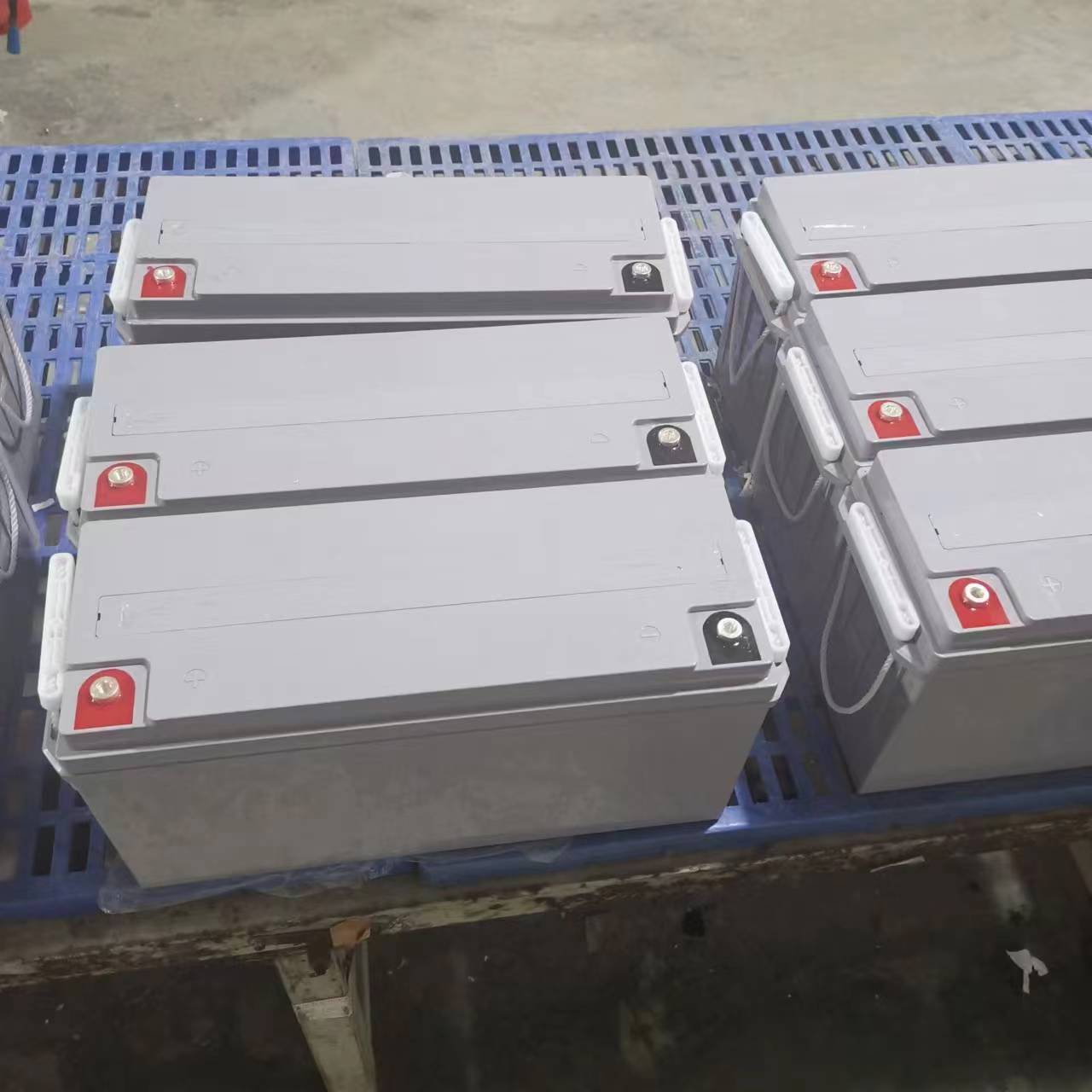 Batería de plomo-ACID regulado por válvula de 12V 150AH (VRLA) para aplicaciones solares fuera de la red