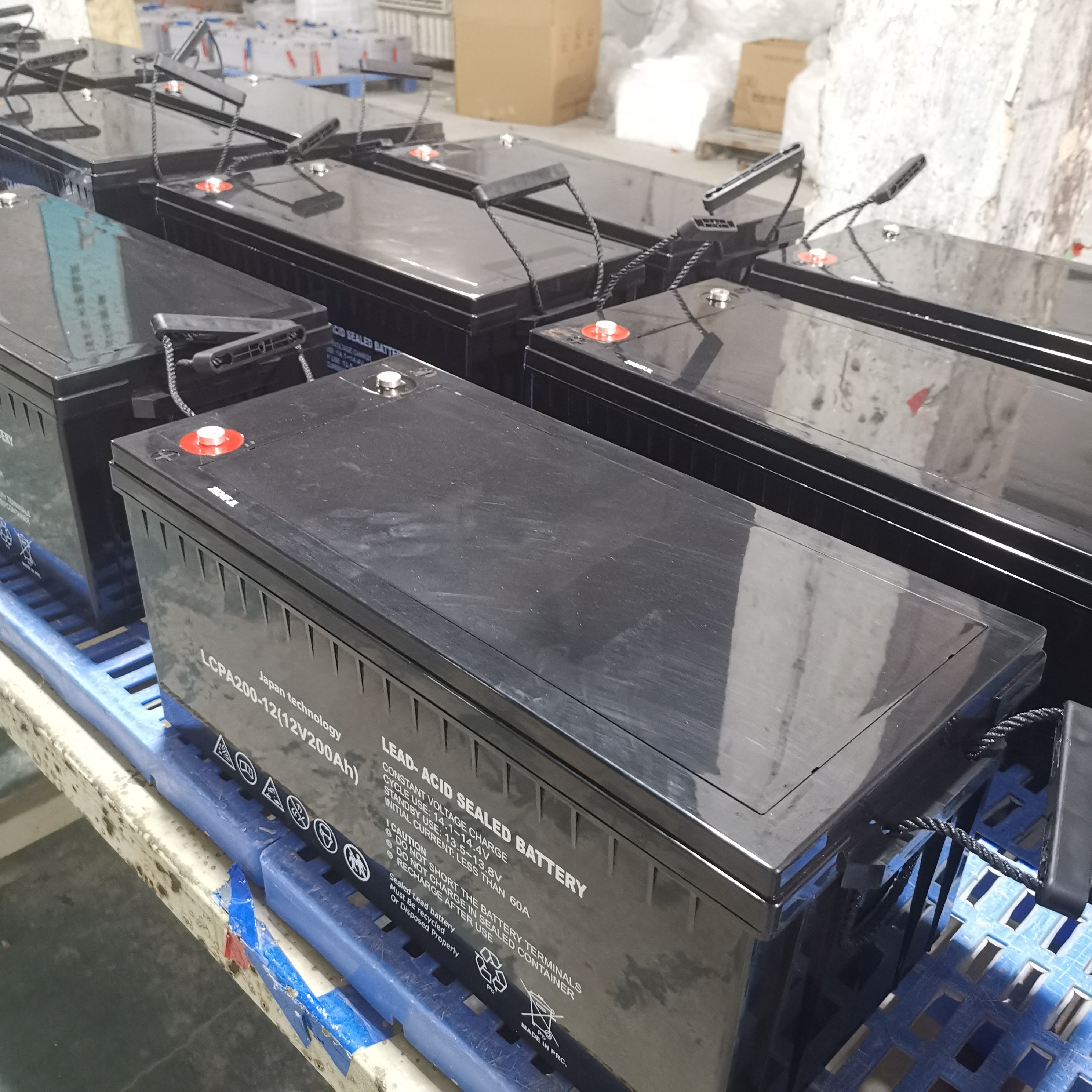 Batería de plomo solar recargable sin mantenimiento eficiente 12v200AH para sistema de energía solar