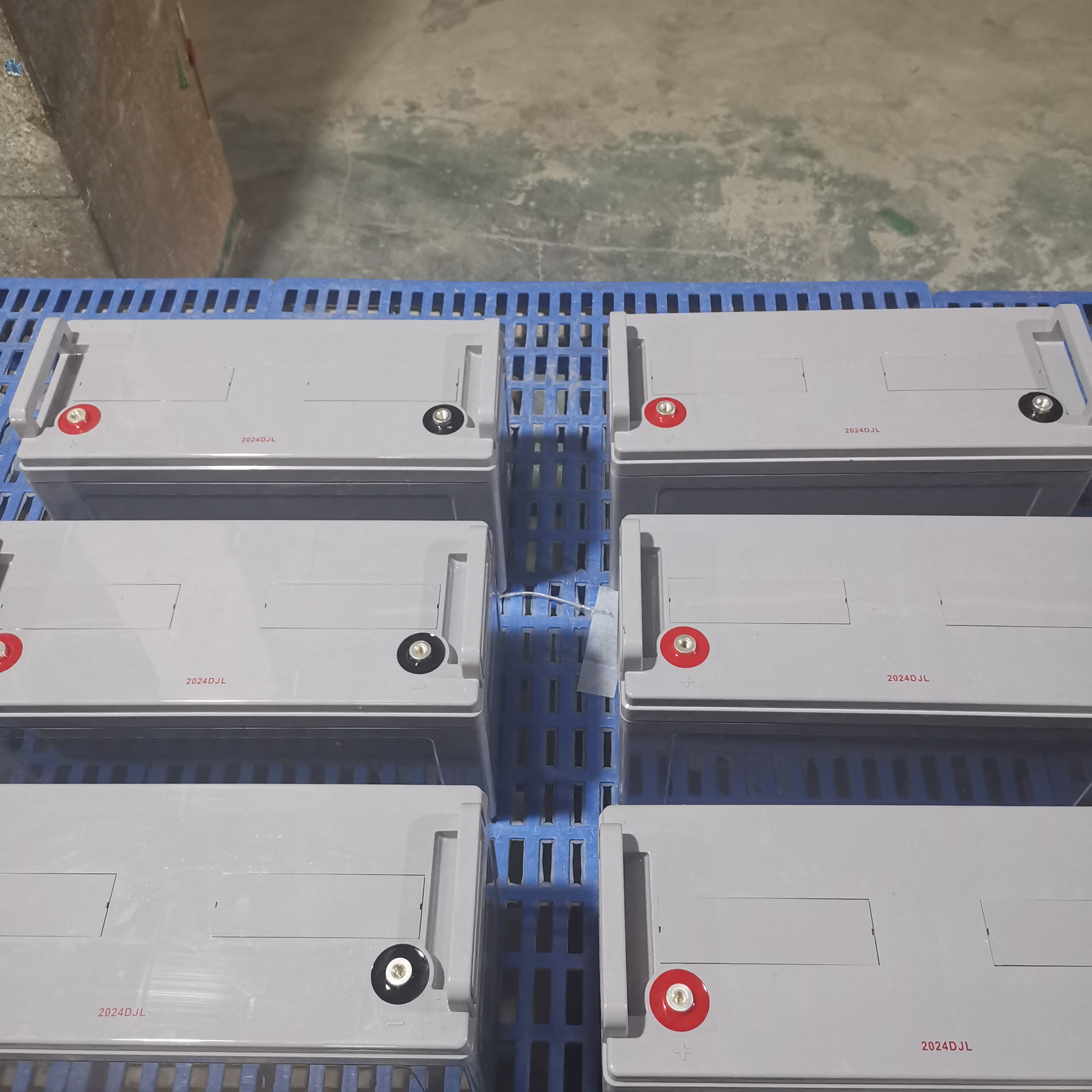 Batería solar de gel de ciclo profundo de larga duración 12V120Ah Venta directa de fábrica Batería de sistema de almacenamiento de energía solar para suministro de energía doméstico