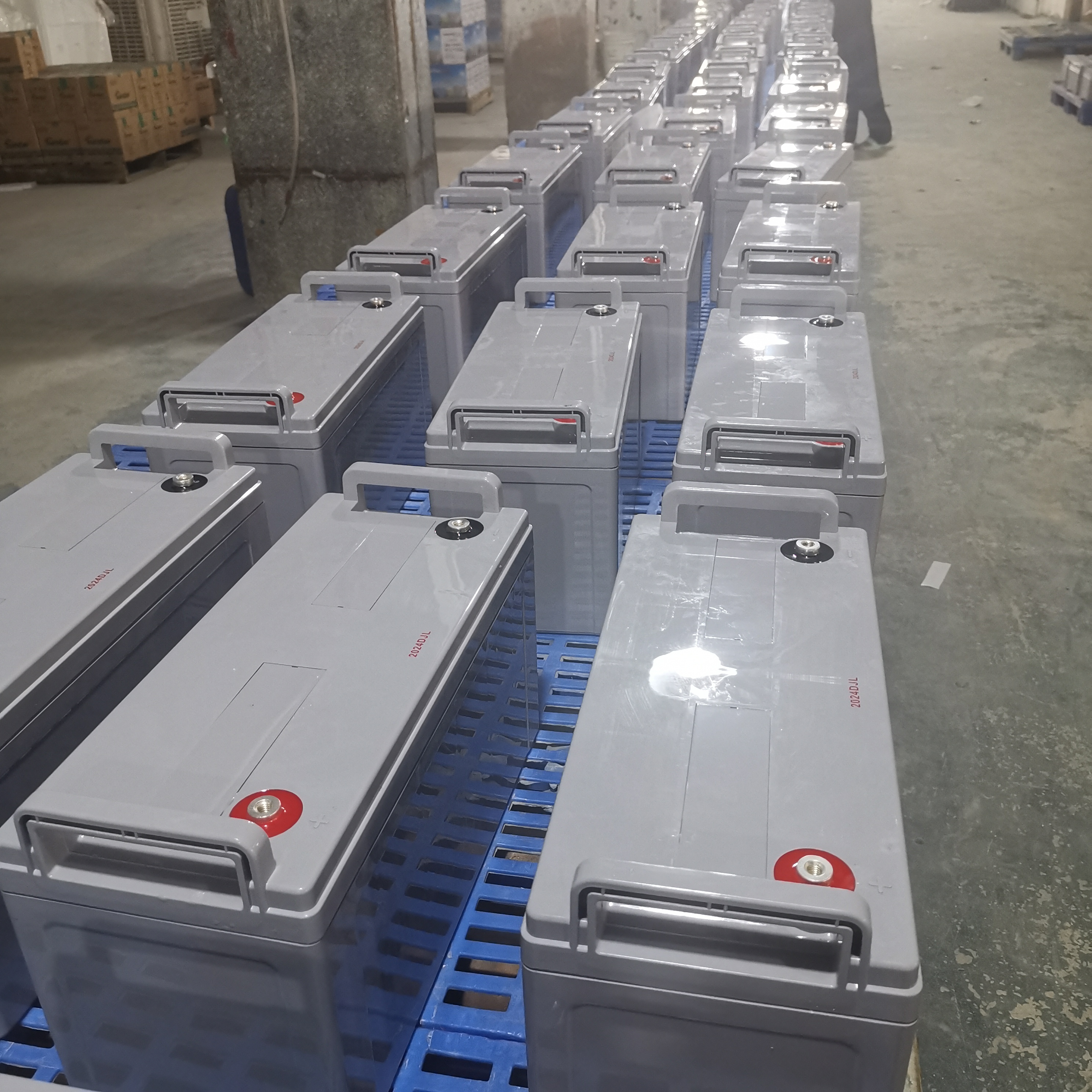 12V 120Ah sube la batería de ciclo profundo del almacenamiento de batería solar de la mejor venta del precio de la batería