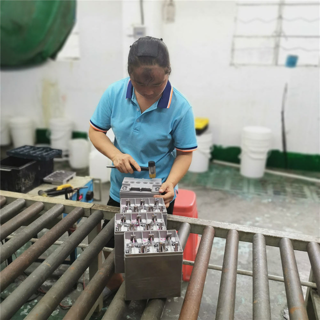 China fabricó la batería de plomo durable de las baterías de plomo de la batería de almacenamiento de energía 12v0.8ah solar