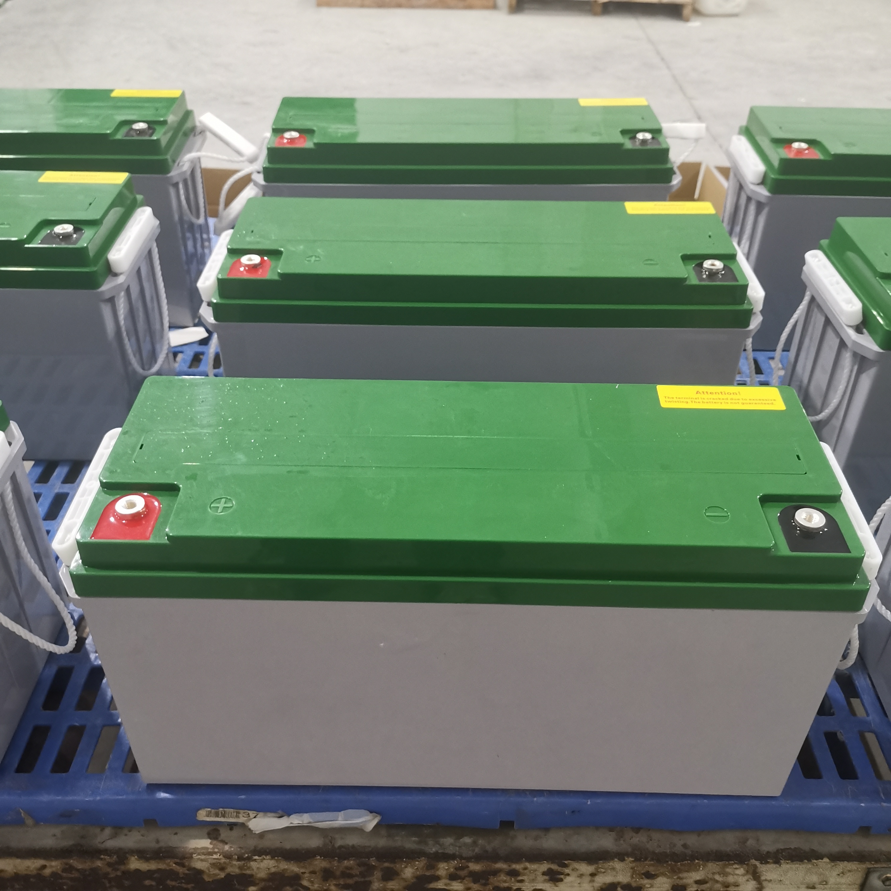 Batería de gel solar fotovoltaica de gran oferta, batería de plomo-ácido sin mantenimiento de larga duración y alta eficiencia 12v150AH