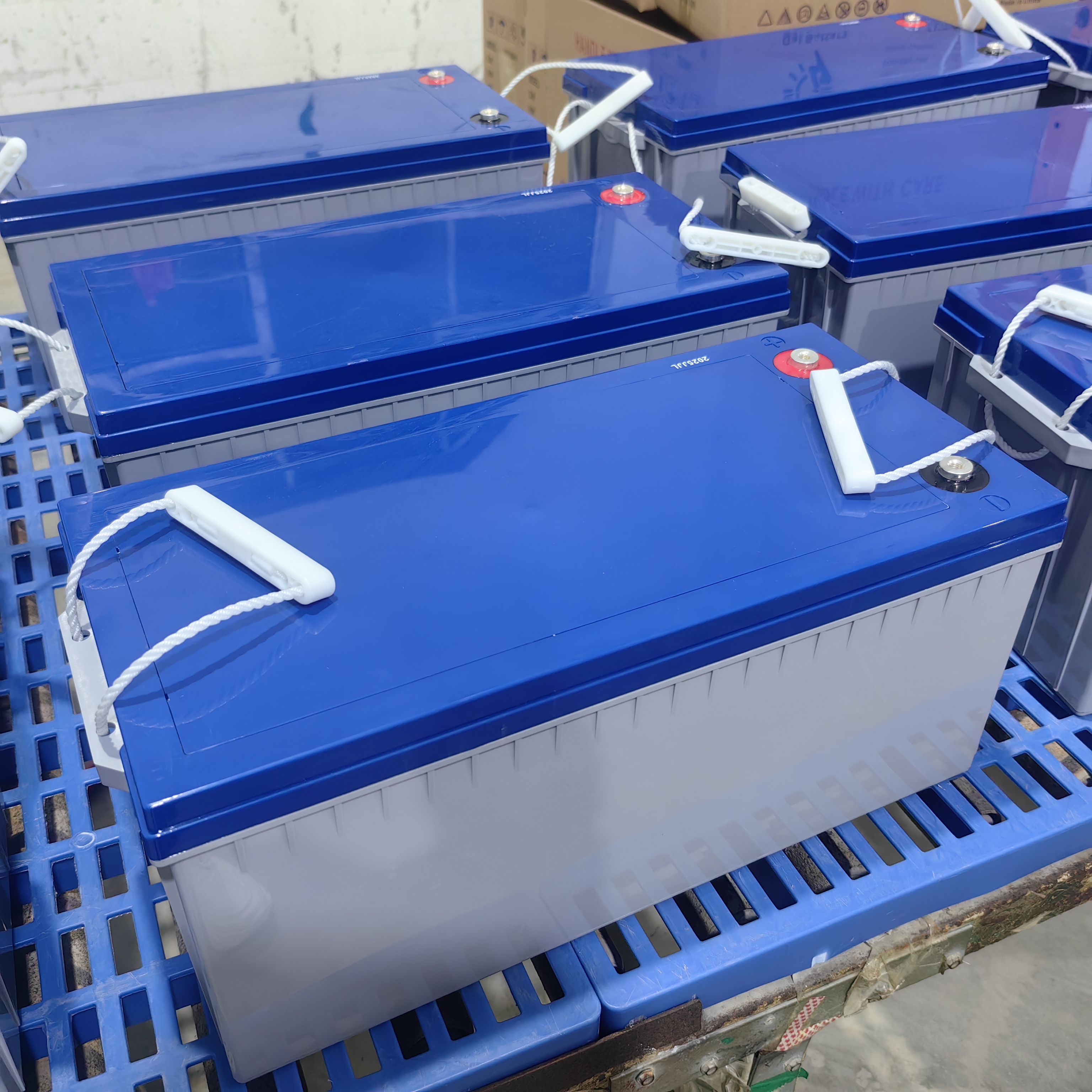 Construcción robusta de la resistencia industrial de la temperatura extrema de la batería solar del gel del grado 12V200AH para la operación del ambiente duro de la generación de energía del área remota