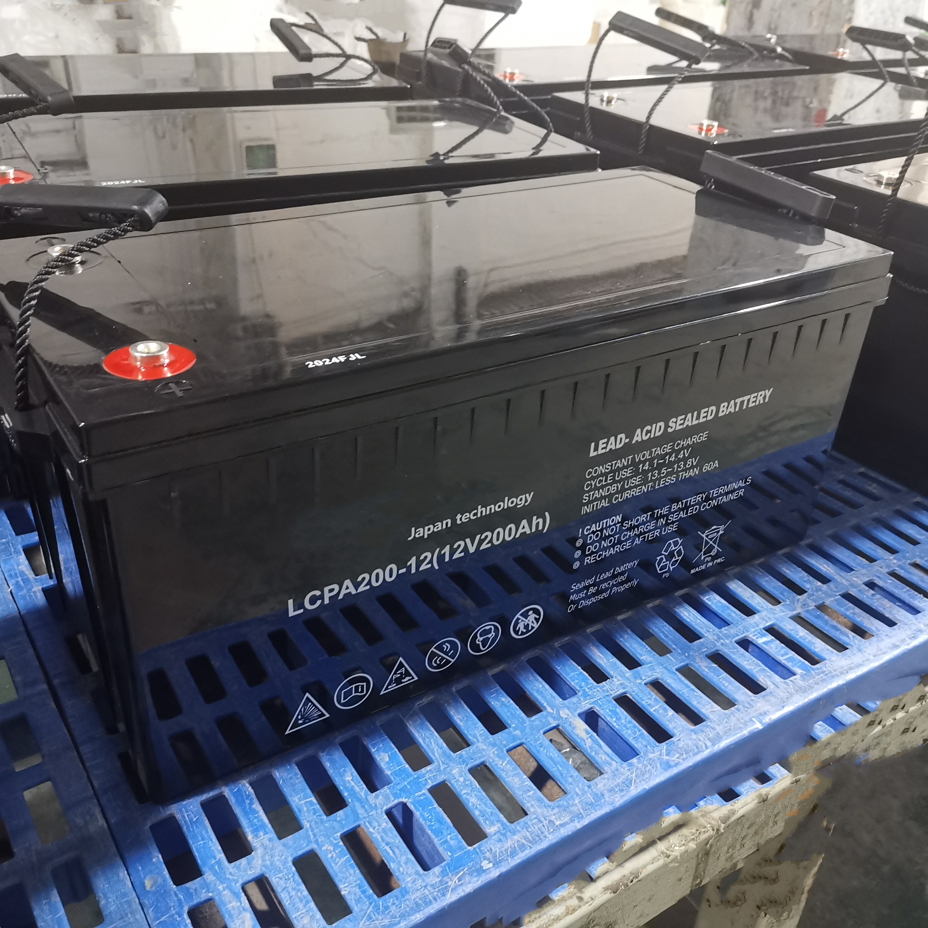 Batería de plomo solar recargable sin mantenimiento eficiente 12v200AH para sistema de energía solar