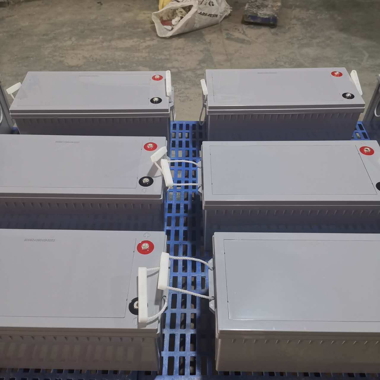 Fabricante Venta directa a la batería de ciclo profundo de gel profundo de 12V200A de servicio pesado para almacenamiento de energía renovable