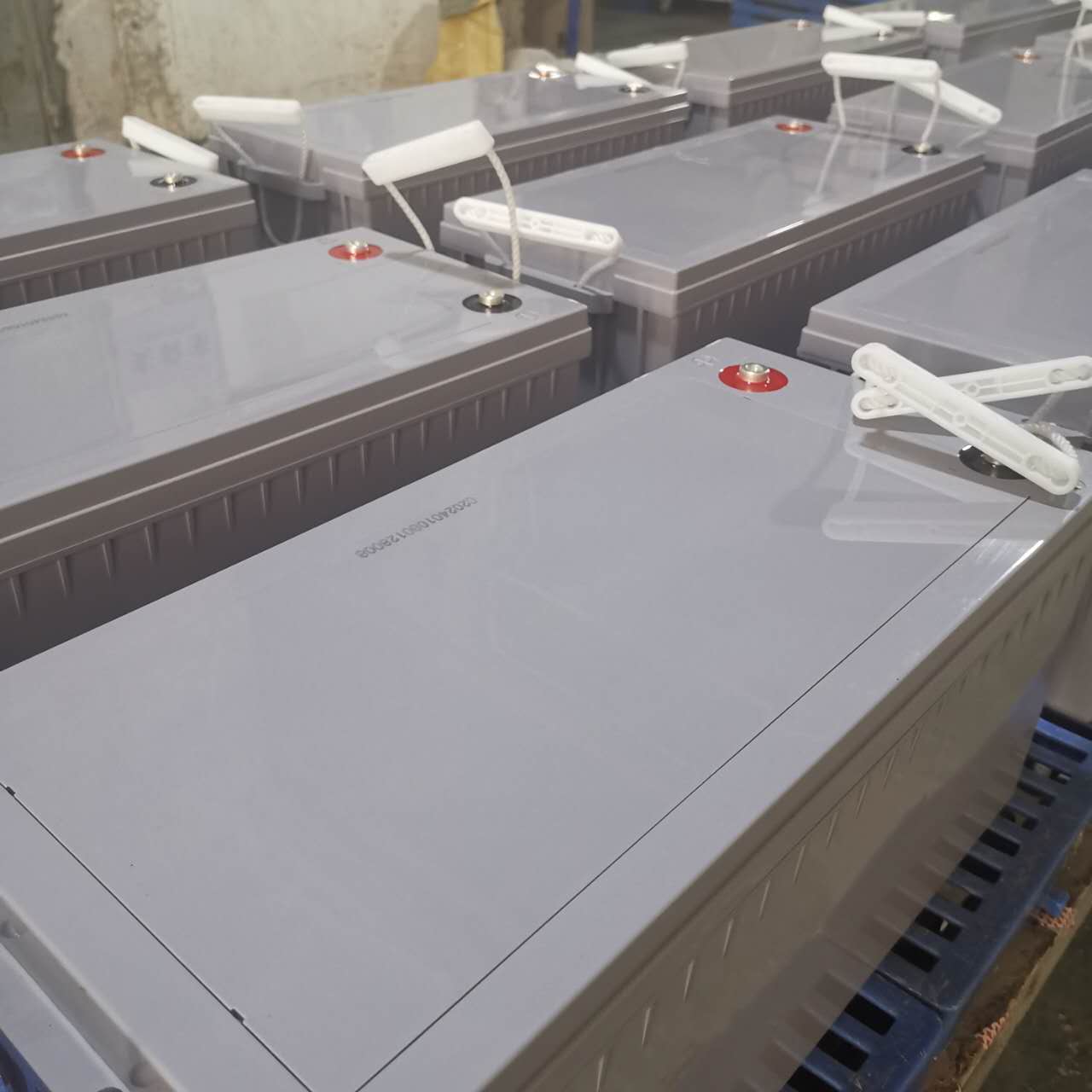 Ingeniería fotovoltaica Batería de almacenamiento solar sin mantenimiento 12 V200AHUPS Sistema Fabricante de batería