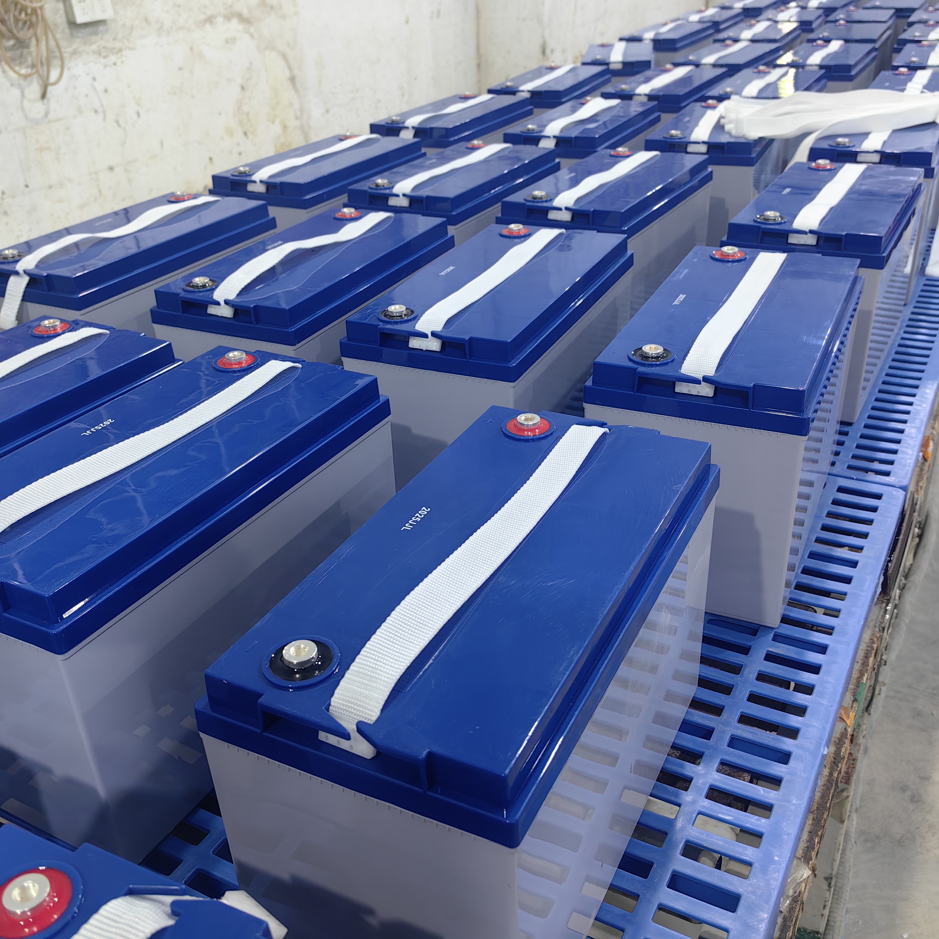 Batería de gel directa de fábrica de 12 V y 100 AH: resistente a la intemperie extrema para almacenamiento de energía solar en el hogar, se acepta personalización ODM