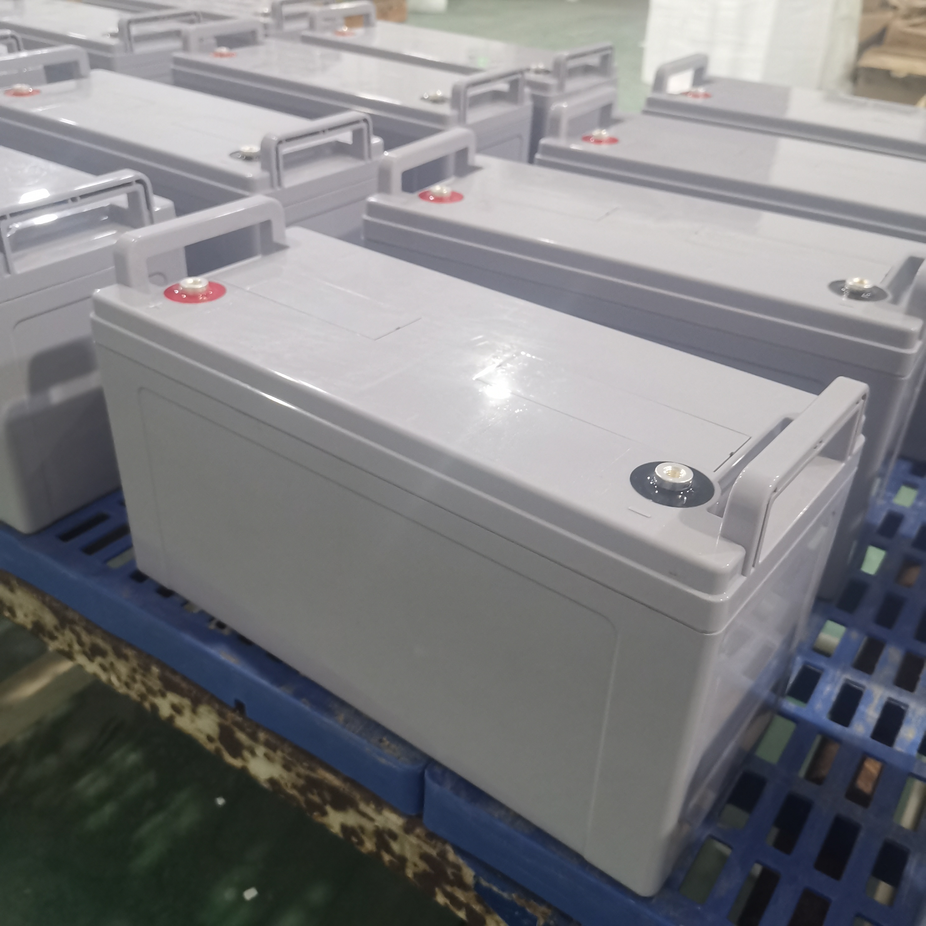 Batería de gel solar de alta resistencia 12V120AH: fabricante de origen para almacenamiento de energía doméstico, soporta condiciones climáticas extremas, soporte ODM