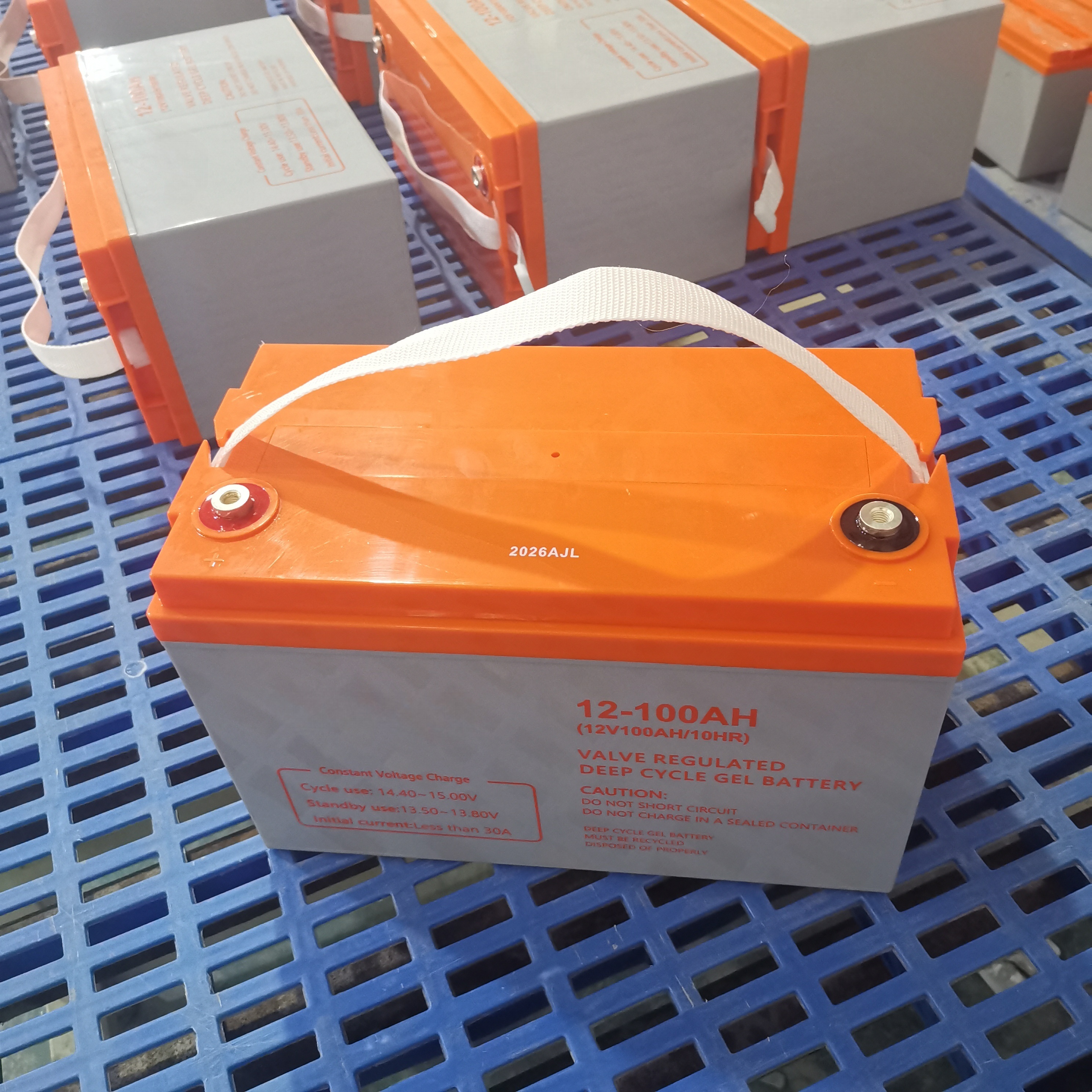 Batería de gel de alto rendimiento 12V100AH ​​para sistema híbrido eólico solar: soporte sin mantenimiento de ciclo profundo OEM/ODM con MSDS