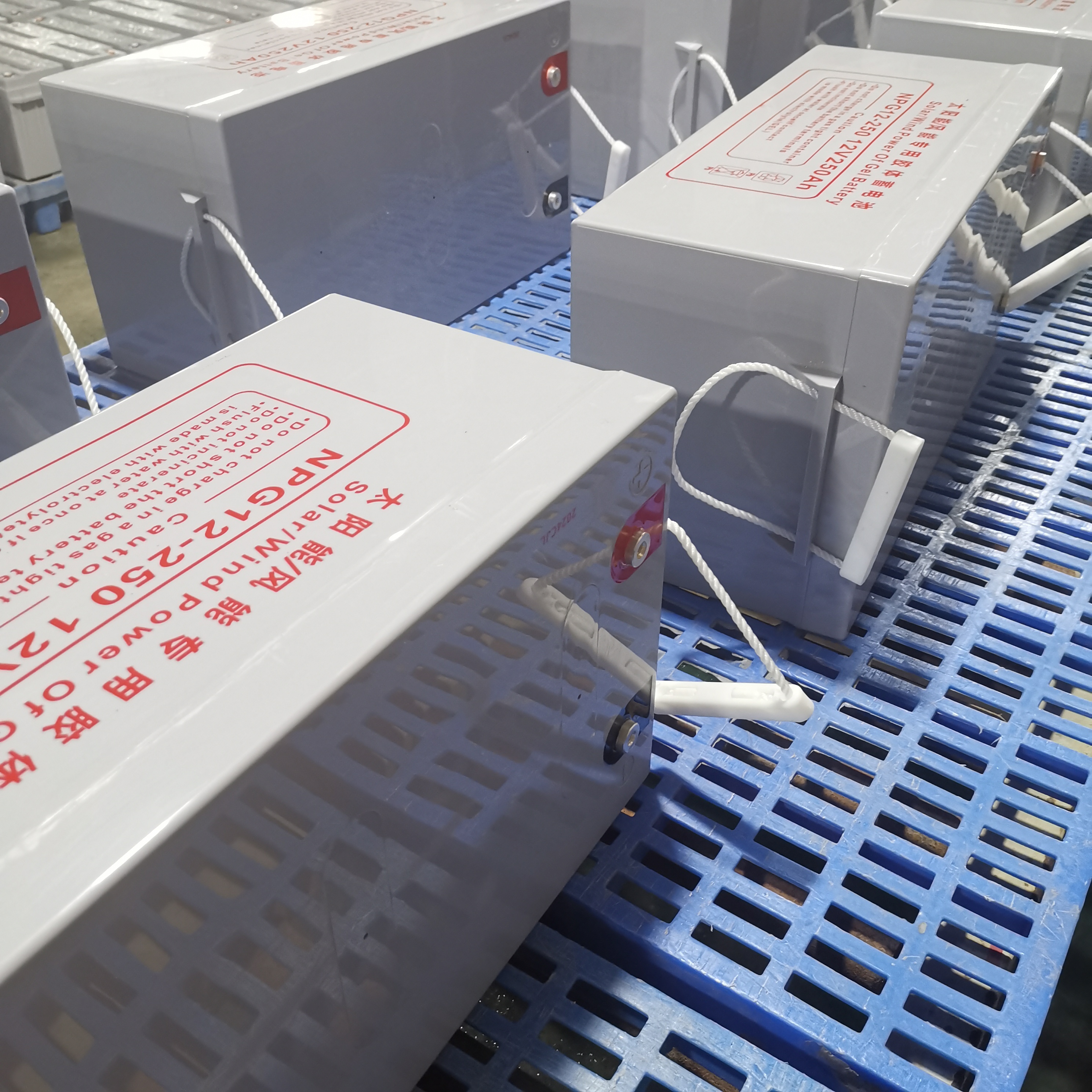 Batería de almacenamiento de energía de gel sellada de alta seguridad 12v250AH con protección contra fugas y explosiones para respaldo de salas de TI