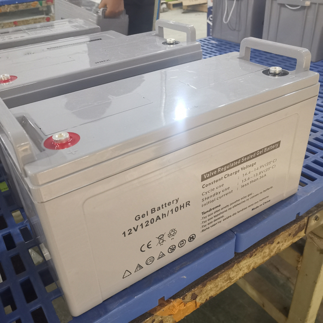 Batería solar de ciclo profundo de gel de 12 V y 120 Ah: núcleo de energía silenciosa para almacenamiento residencial y bastidores de servidores de respaldo