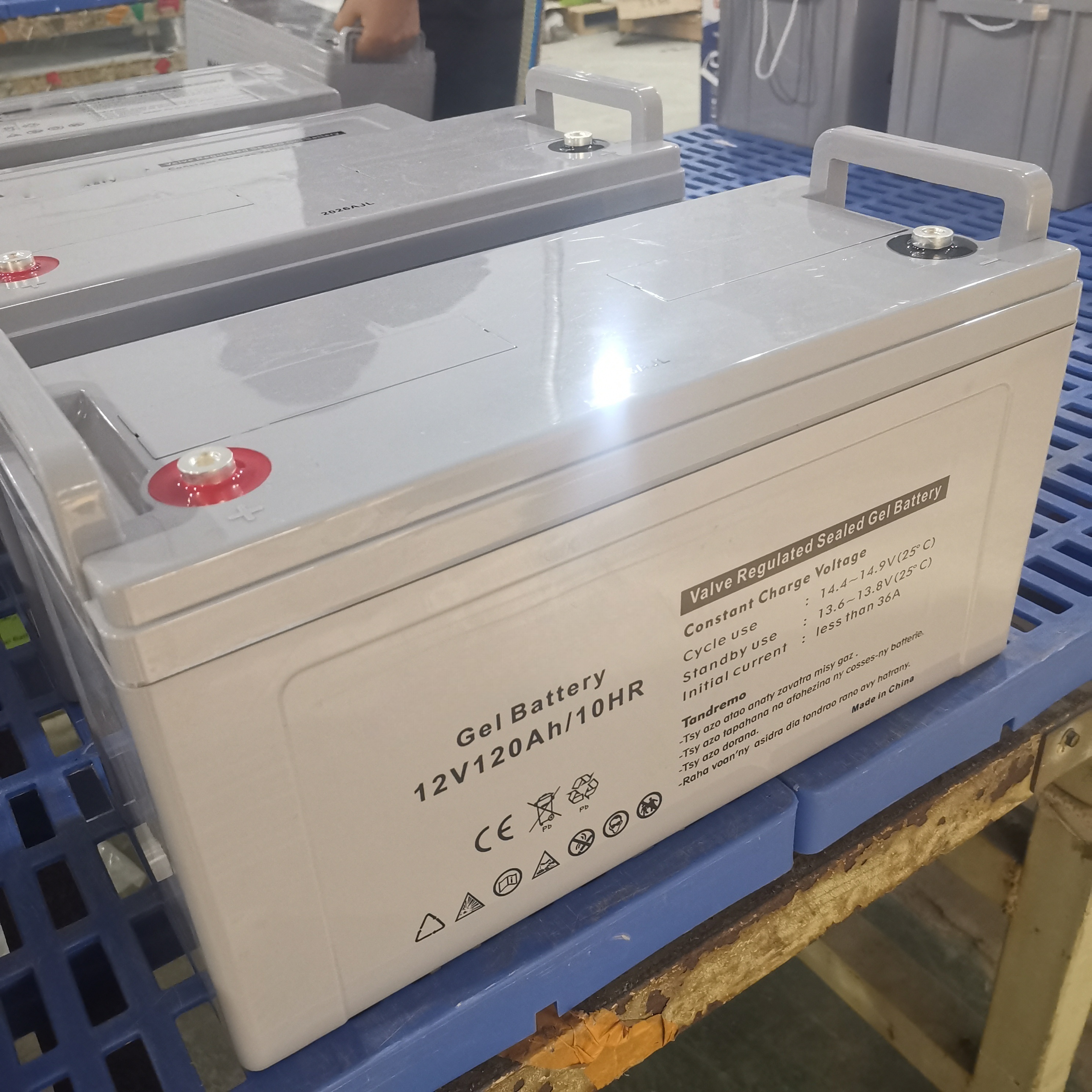 Batería de gel solar de alta resistencia 12V120AH: fabricante de origen para almacenamiento de energía doméstico, soporta condiciones climáticas extremas, soporte ODM