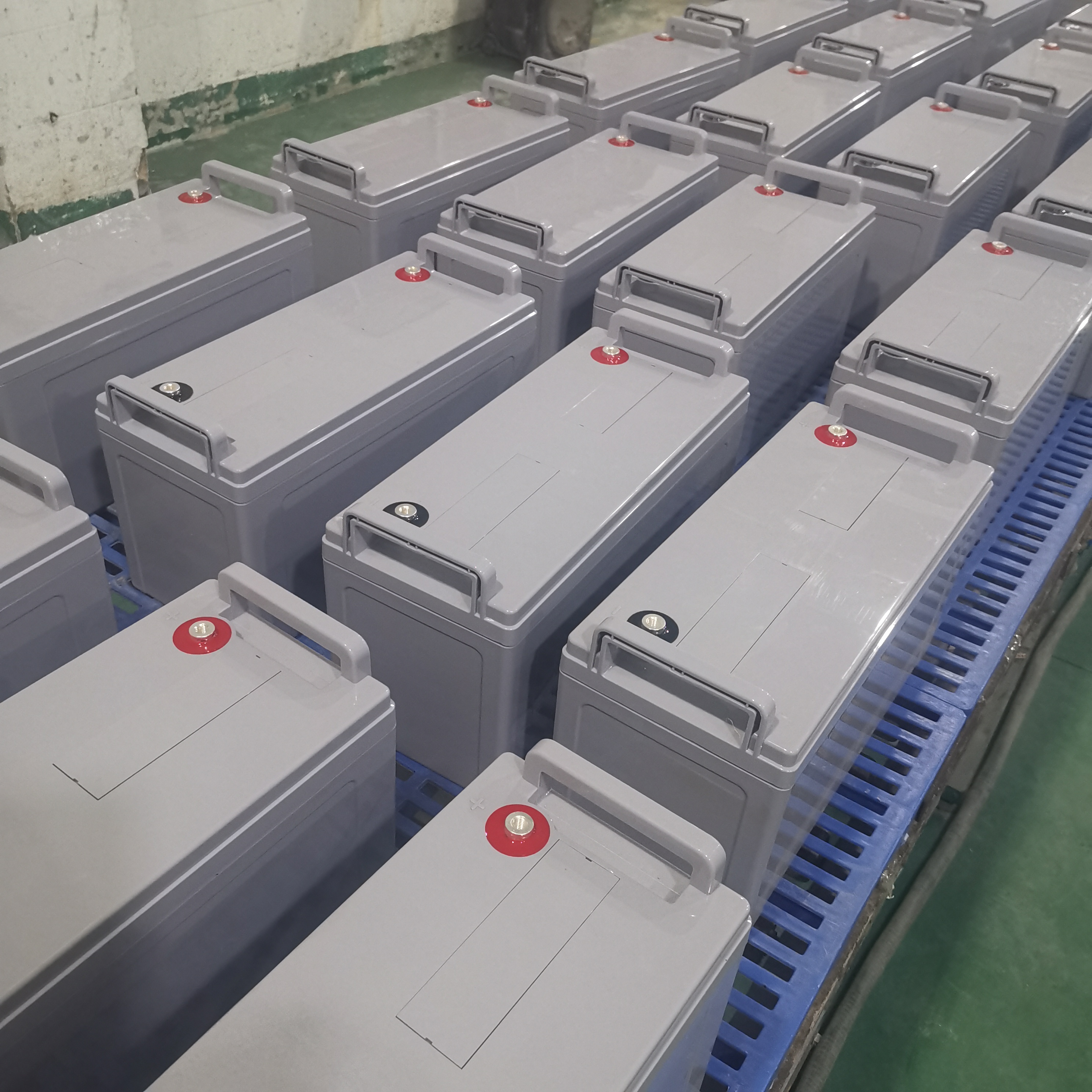 costos de almacenamiento de bater&iacute;as de energ&iacute;a solar